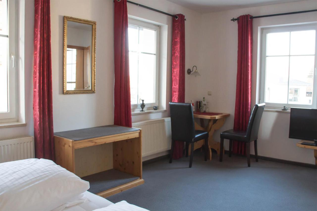 Hotel Gasthof Weisser Loewe Burgthann Ngoại thất bức ảnh
